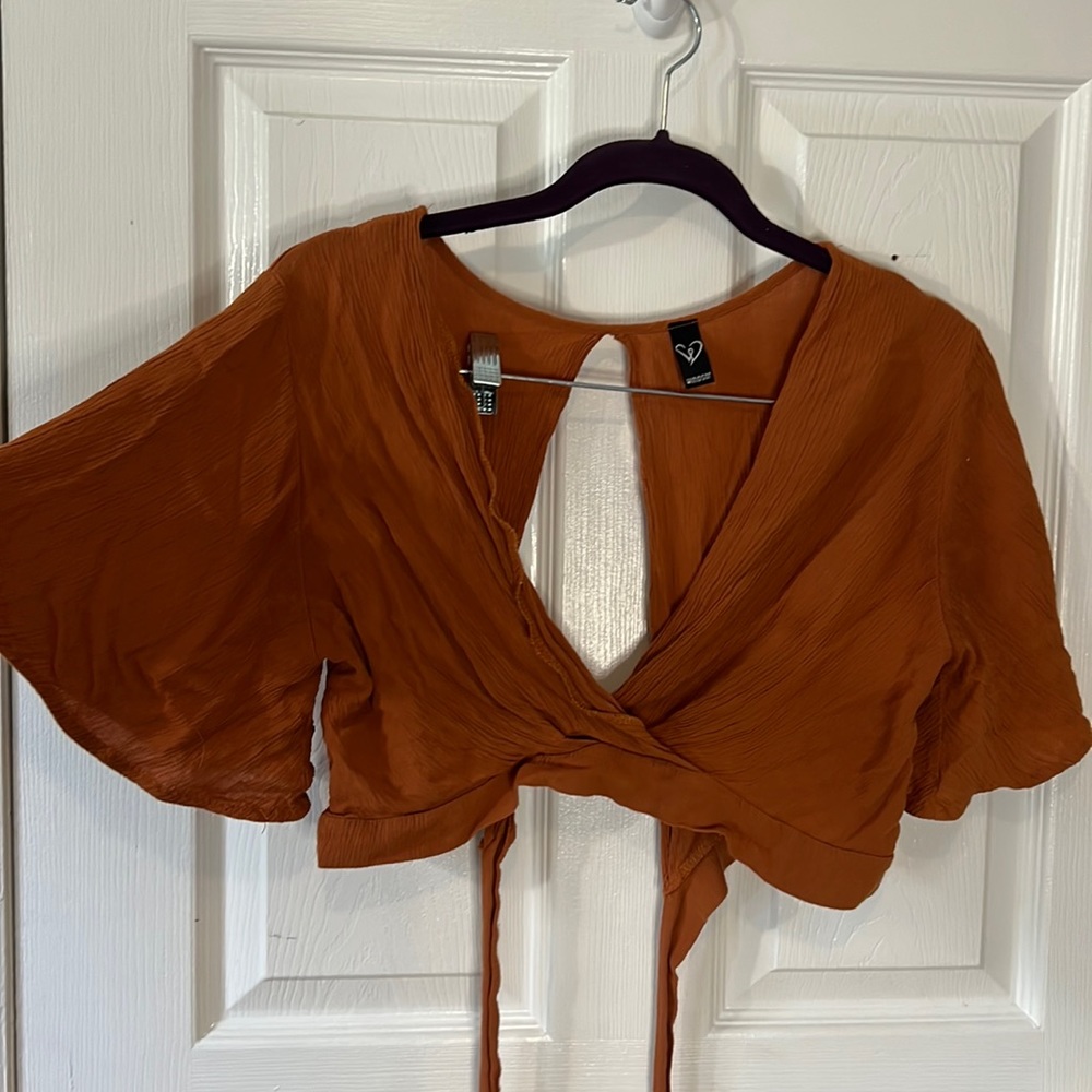 Flowy crop top